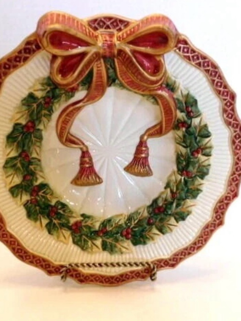 Fitz and Floyd Red, Green and Gold Holiday Wreath Ceramic Plate